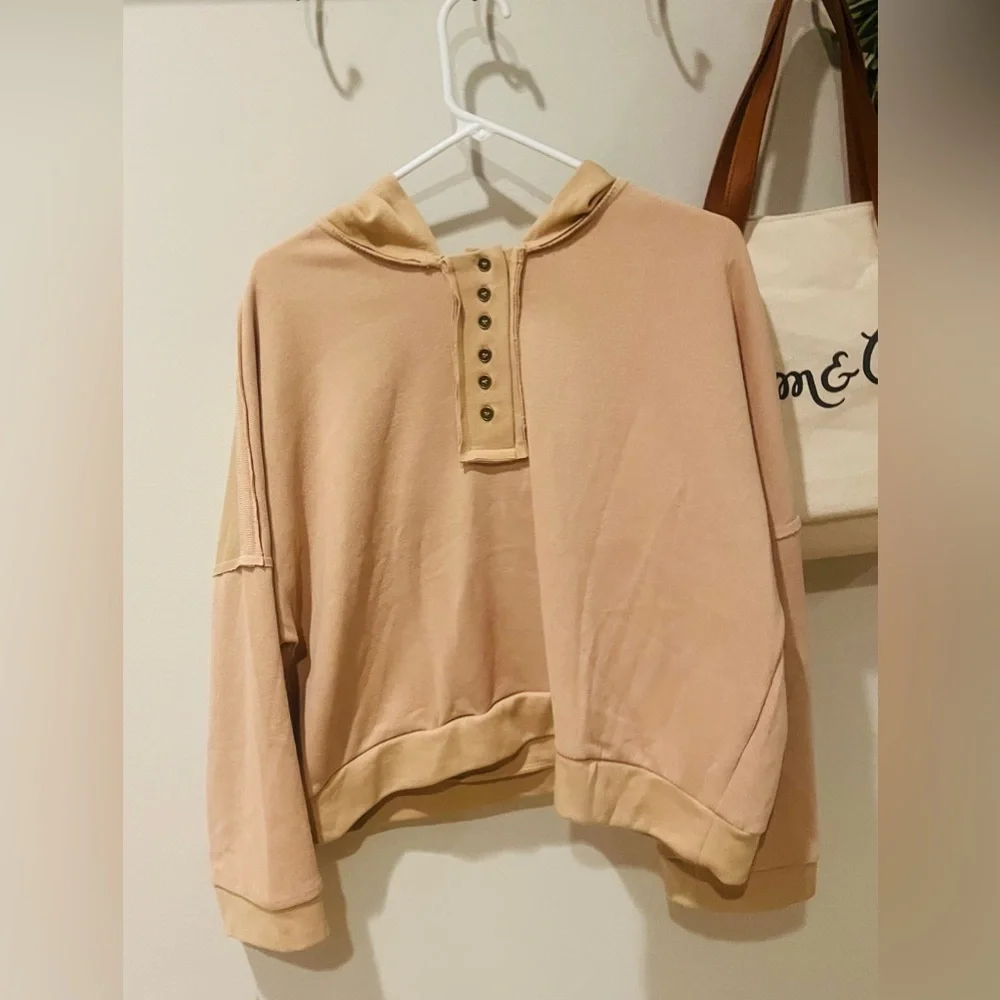 Medium Jules and James neutral
Top cream - Picture 2 of 4